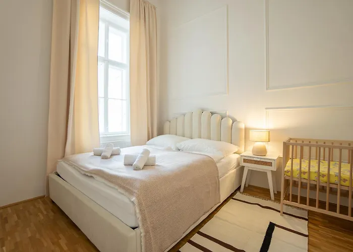 Posh 107 M2 3br Flat In The Center Of