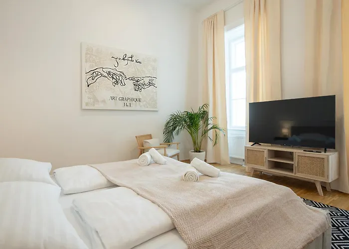 Posh 107 M2 3br Flat In The Center Of Vídeň