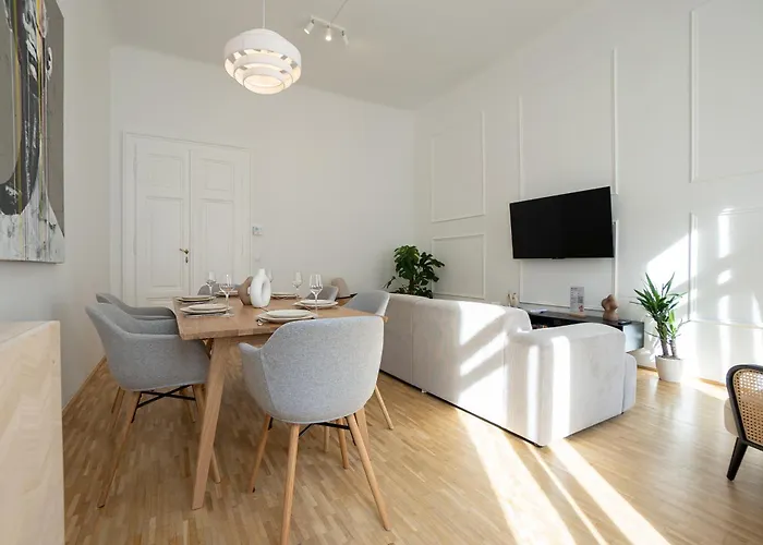 Posh 107 M2 3br Flat In The Center Of Apartmán