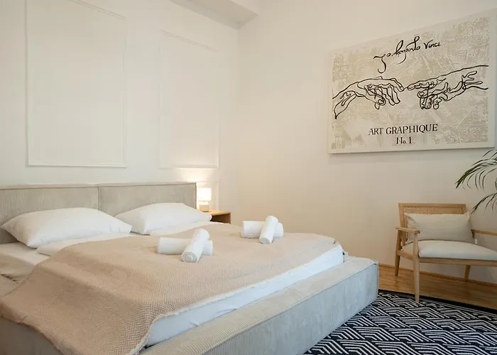 Posh 107 M2 3br Flat In The Center Of