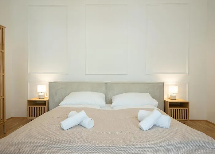 Posh 107 M2 3br Flat In The Center Of Apartmán